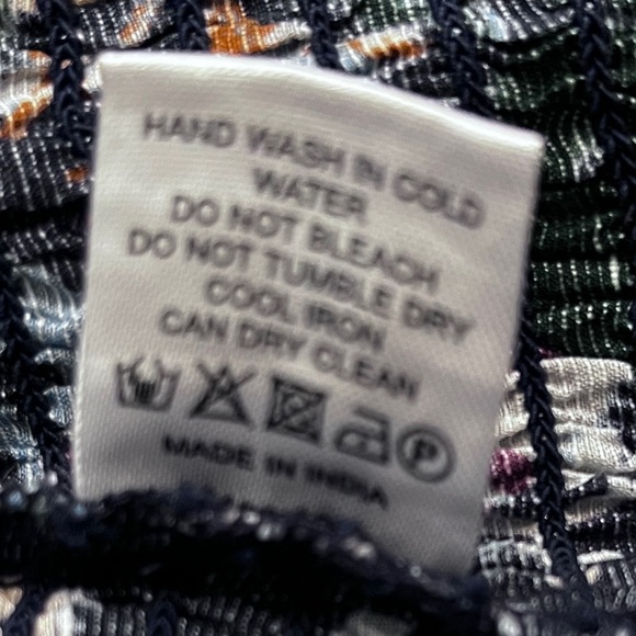 Love The Label Felix Button Down Top Theodora Print Size Small - Picture 11 of 12